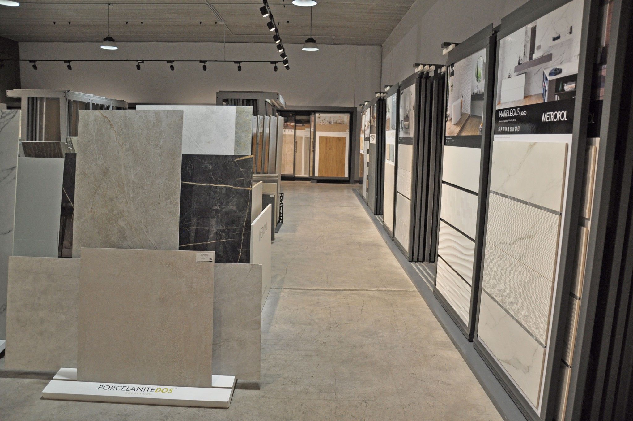 Pavimentos porcelánicos y vinílicos