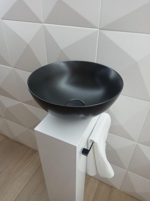 Pedestal White 75x33x15